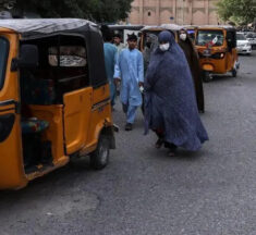افغانستان میں حجاب قوانین پر خواتین کی گرفتاریوں کے خلاف احتجاج، دو افراد ہلاک